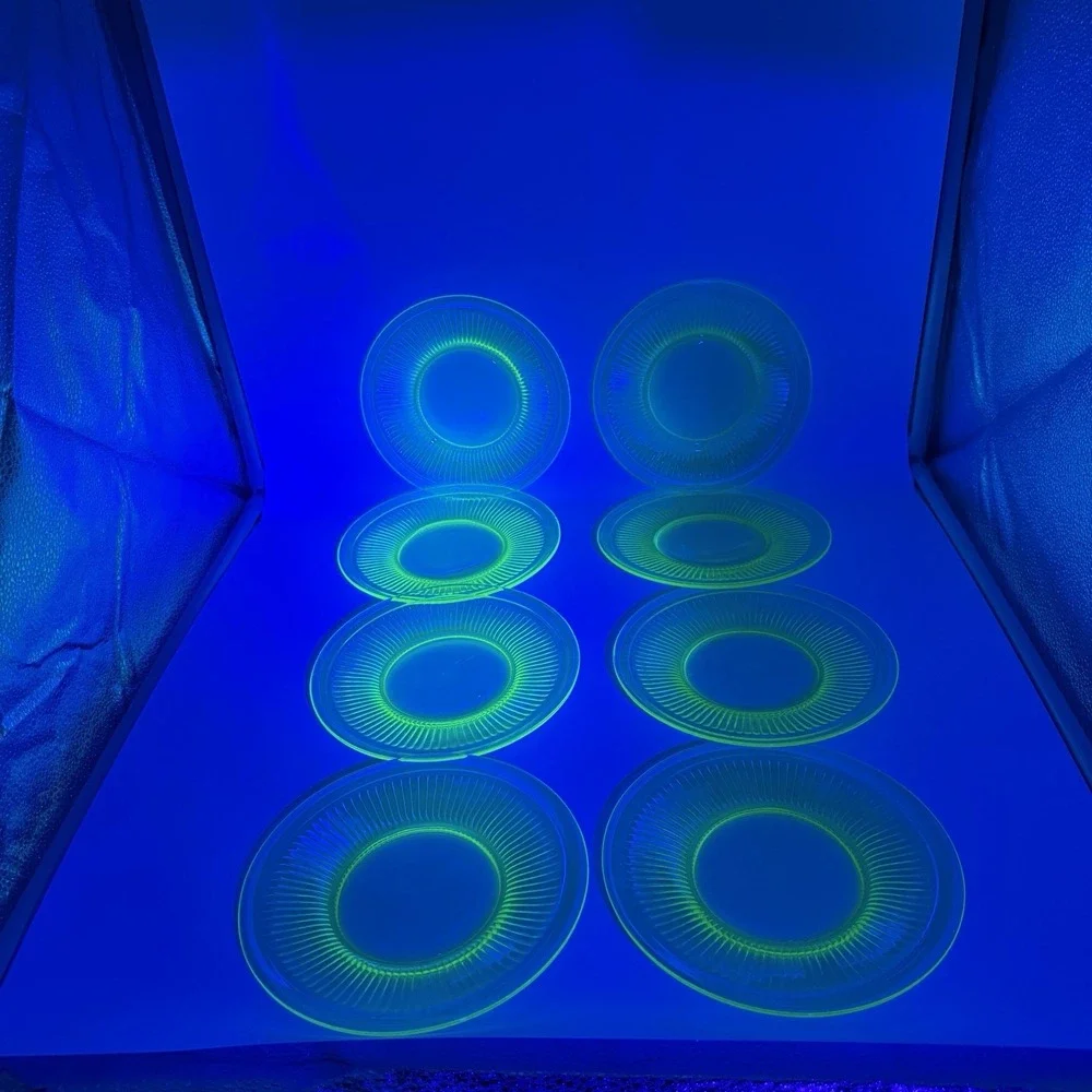Green Uranium Vaseline Glass Plates 7.5